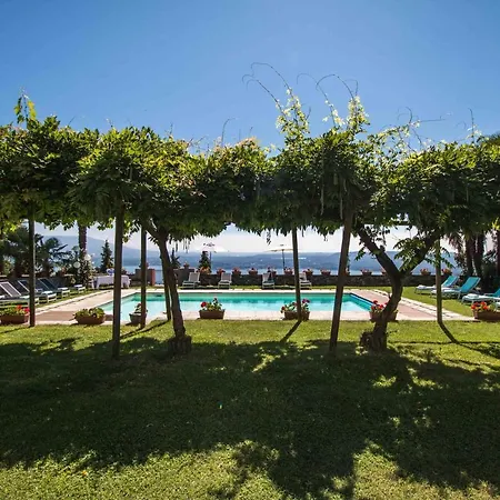 Apartment Monte Sleeps 4 Pool Wifi